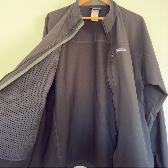 Patagonia Mens Simple Guide Softshell jacket in black Size: XXL - Picture 3 of 5